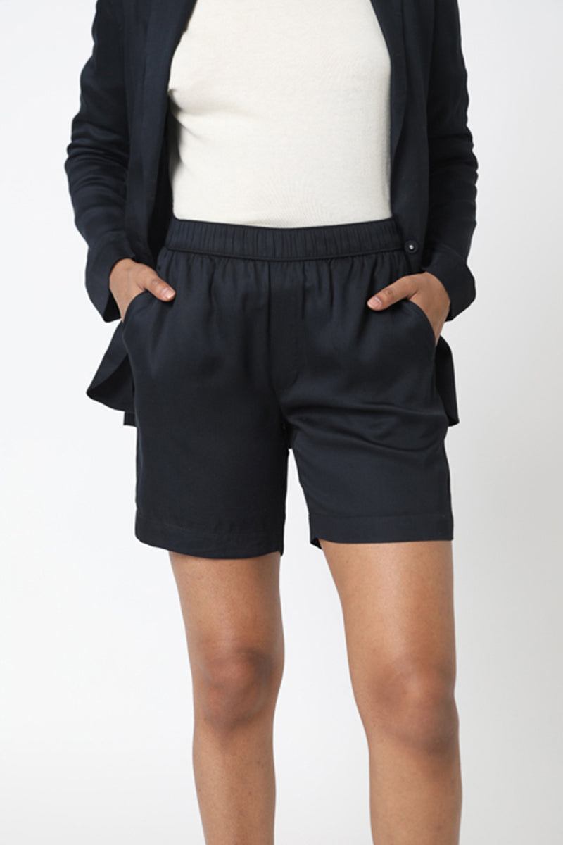 Riga Shorts-Neu Nomads